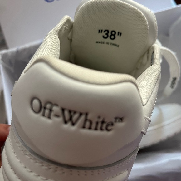 Don’t like the all white. Worn once . Can work with prices in the 300s . - Picture 5 of 6